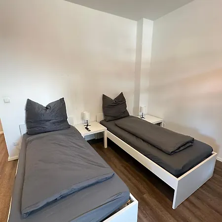 Apartment 2 Bedroom Apartment, 4 Singlebeds, Near A7 Autobahn, Free Parking